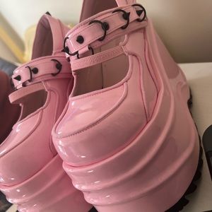 Wave-48 pink platform demonias